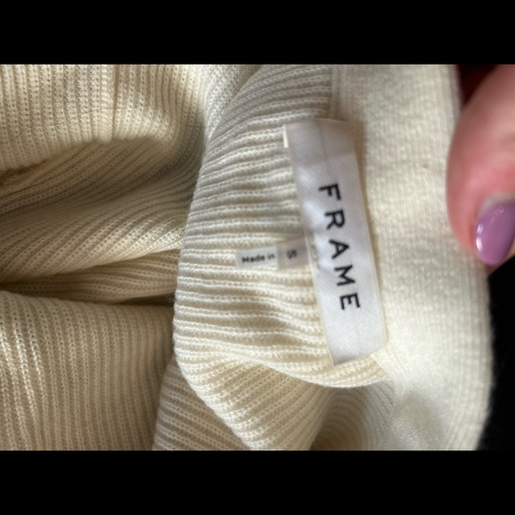 Frame off-the-shoulder knit sweater - Picture 2 of 3